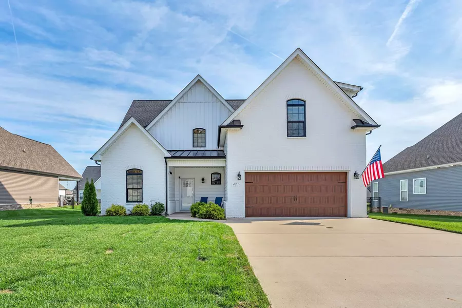 421 Barr Dr, Clarksville, TN 37043