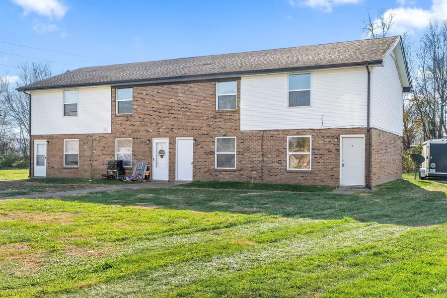 1231 Stateline Rd #47, Oak Grove, KY 42262