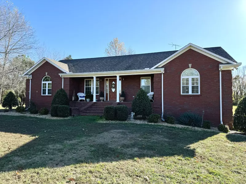 2545 Fall River Rd, Leoma, TN 38468