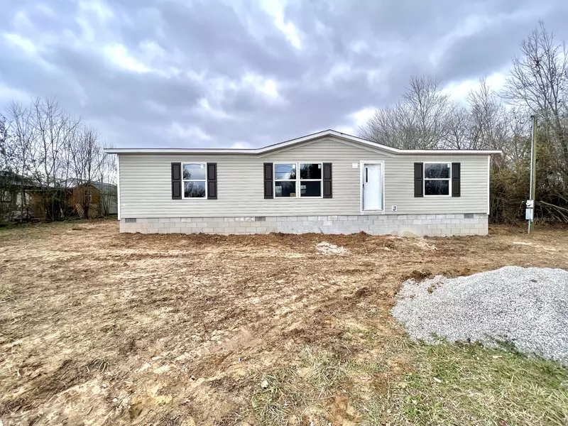 54 S B St, Hillsboro, TN 37342