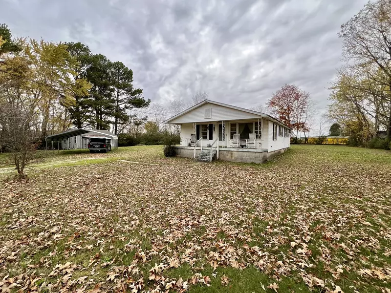 105 McGee Ln, Loretto, TN 38469