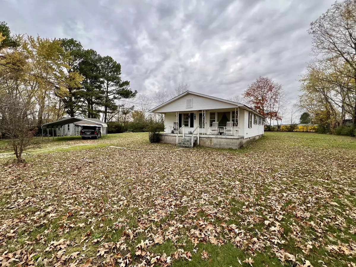 Loretto, TN 38469,105 McGee Ln