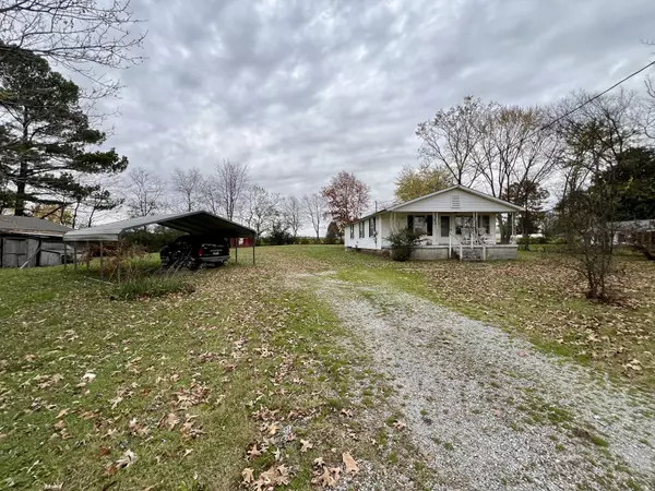 Loretto, TN 38469,105 McGee Ln