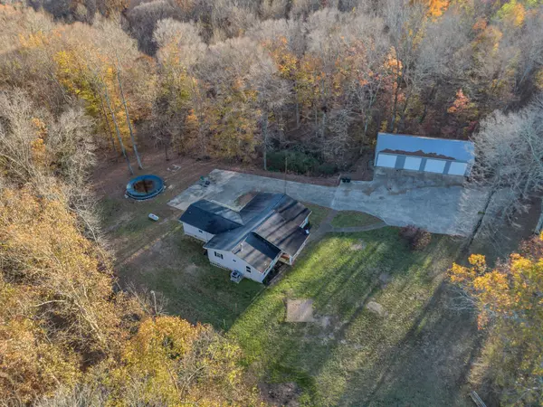 487 Busby Rd, Loretto, TN 38469