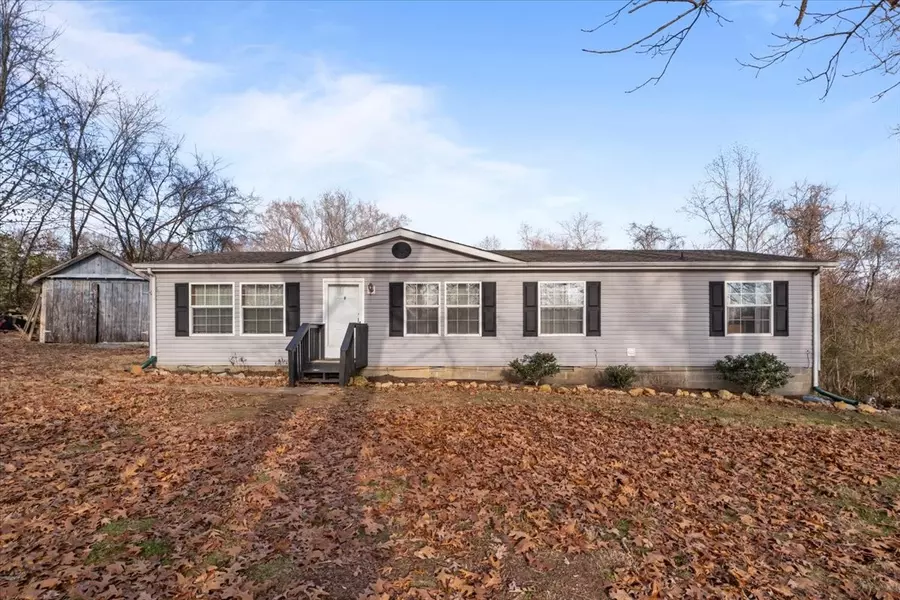 2937 Marthas Chapel Rd, Cunningham, TN 37052