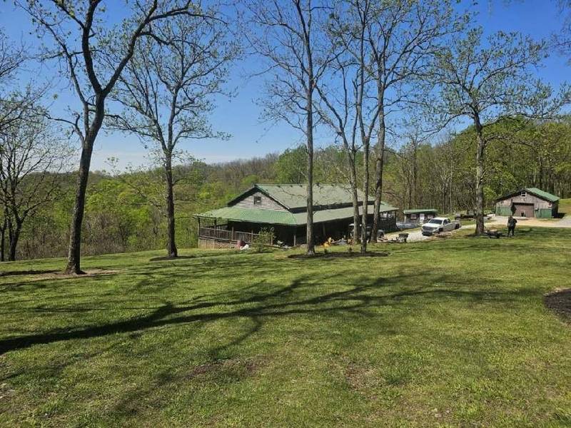 257 Whitt Ln, Hartsville, TN 37074