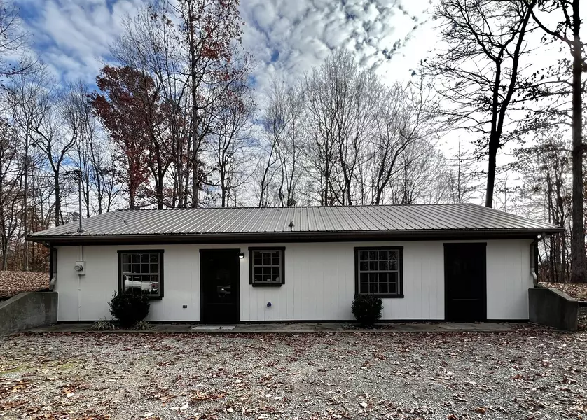 2110 Buck Smith Rd, Palmyra, TN 37142