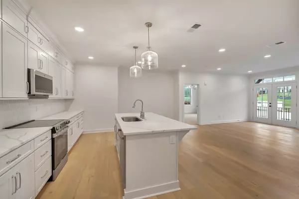 Nashville, TN 37221,2002 Gildridge Dr #203