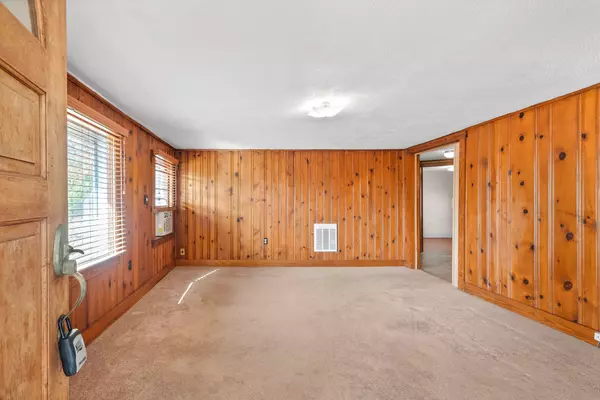 Hopkinsville, KY 42240,116 N Saltsman Dr