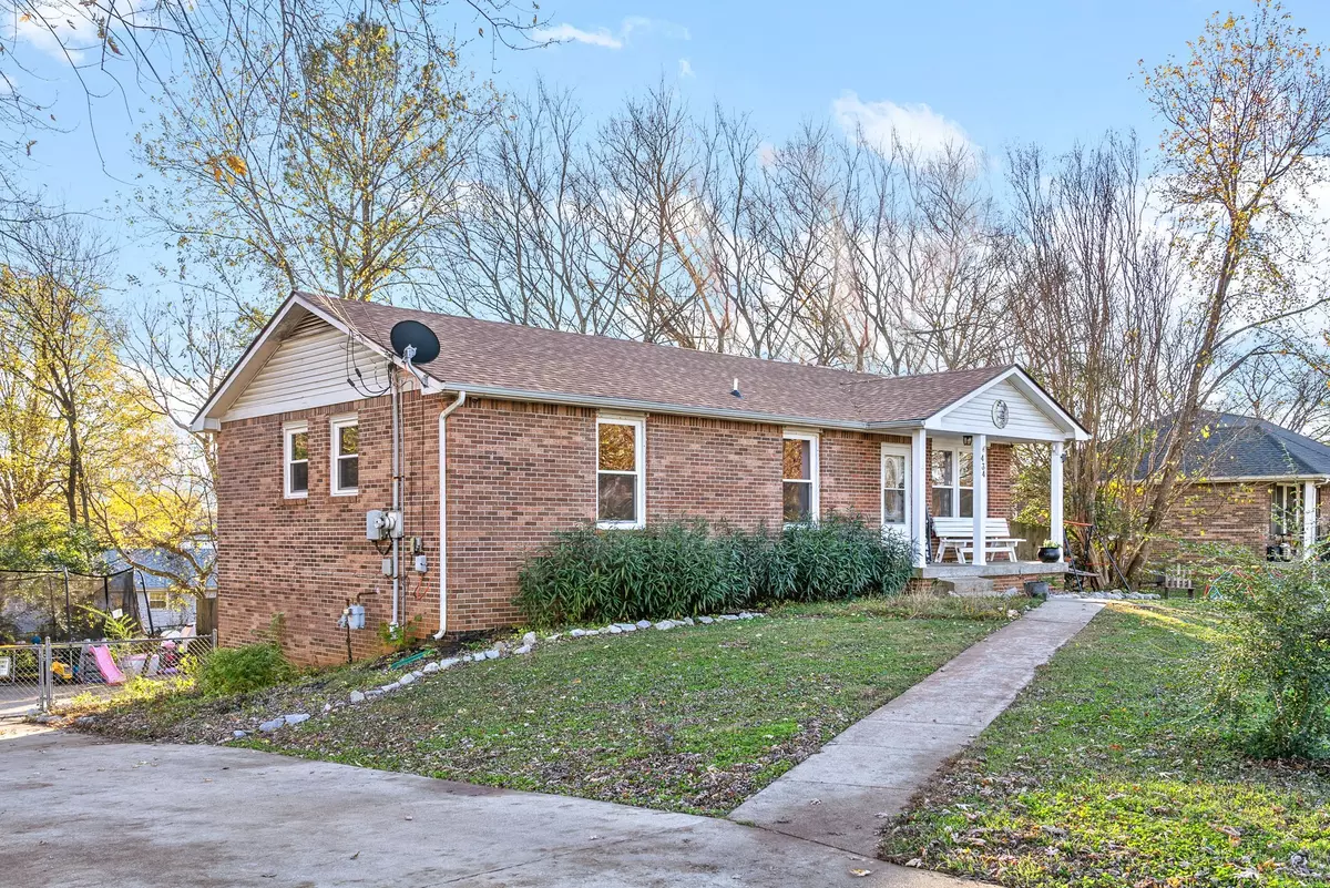 Clarksville, TN 37043,434 Bluff Dr