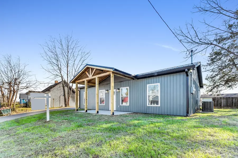 100 Porter St, Centerville, TN 37033