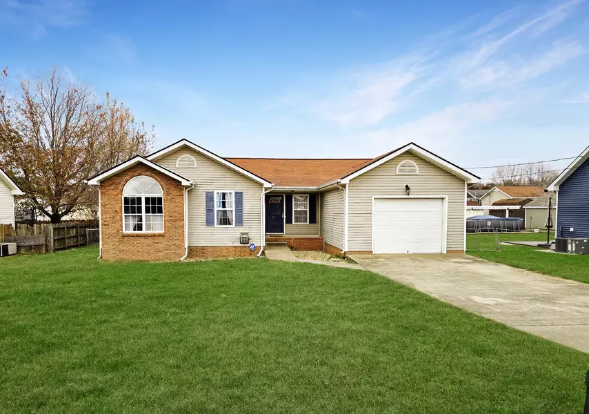 513 Gainey Dr, Oak Grove, KY 42262