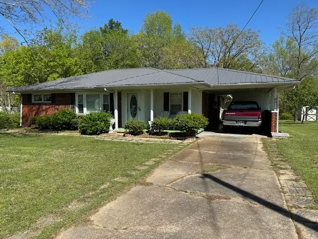 1487 Natchez Trace Rd, Camden, TN 38320