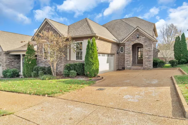 Hendersonville, TN 37075,996 Golf Club Ln E