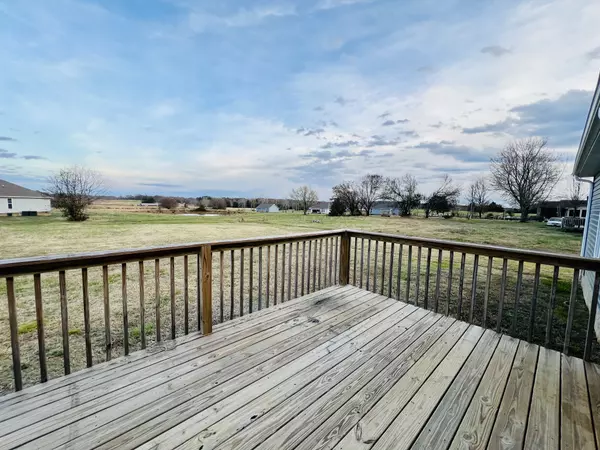 Leoma, TN 38468,466 White Rd