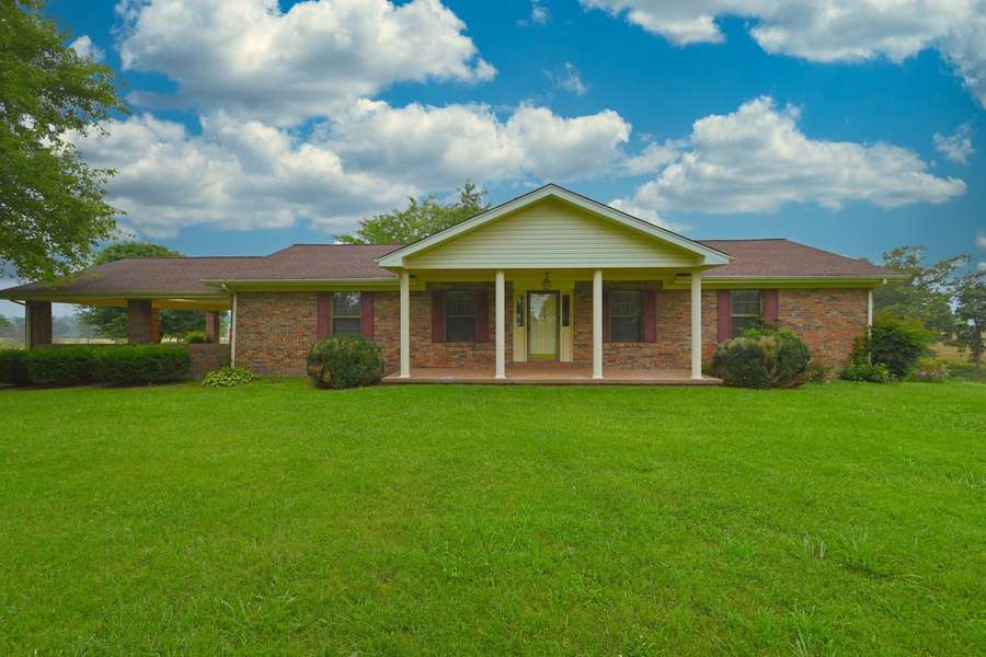 5245 Galen Rd, Lafayette, TN 37083