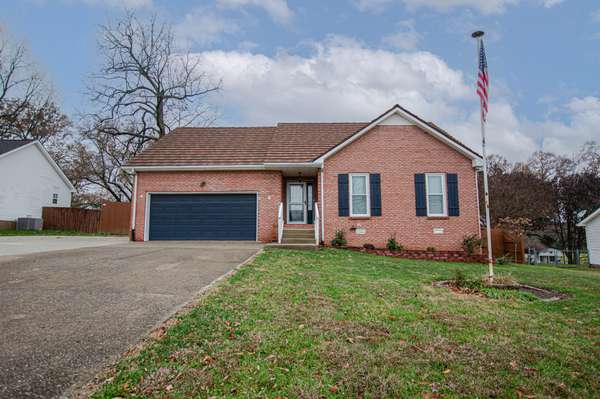 1450 Amy Ave, Clarksville, TN 37042