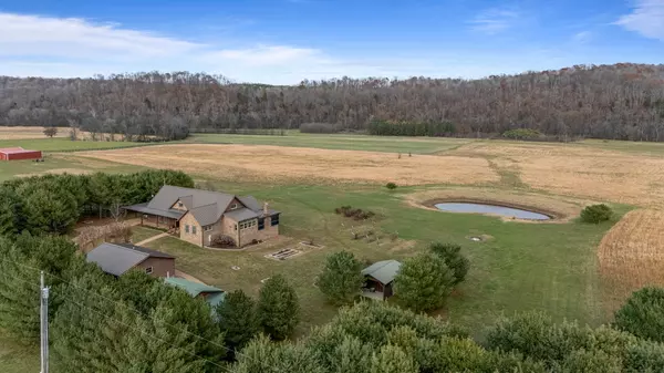 9400 Corey Ln, Duck River, TN 38454