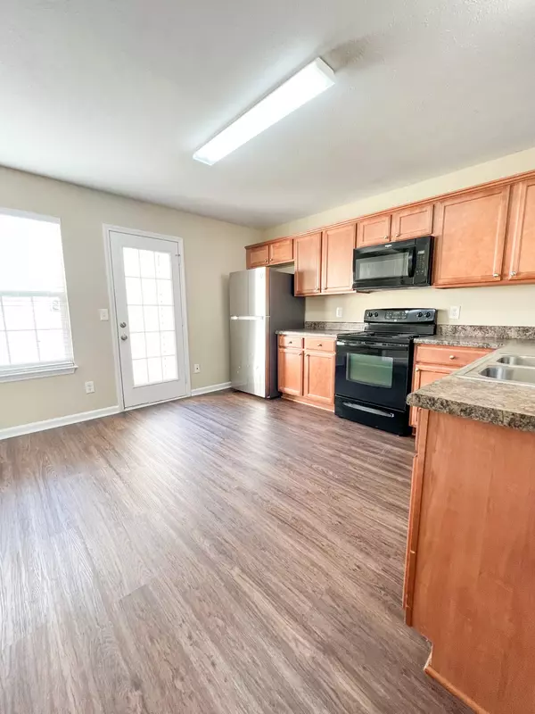 La Vergne, TN 37086,8046 Logan Dr