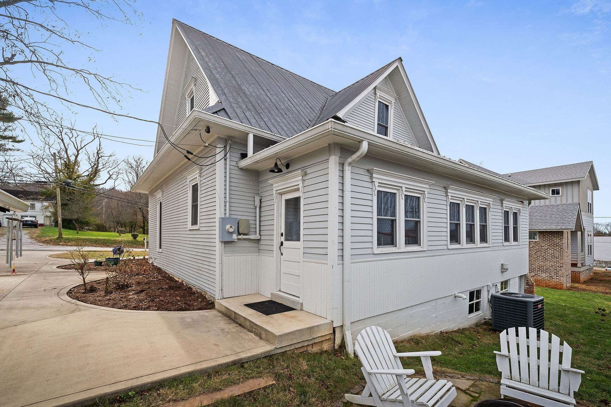 Livingston, TN 38570,206 E Cedar St #E