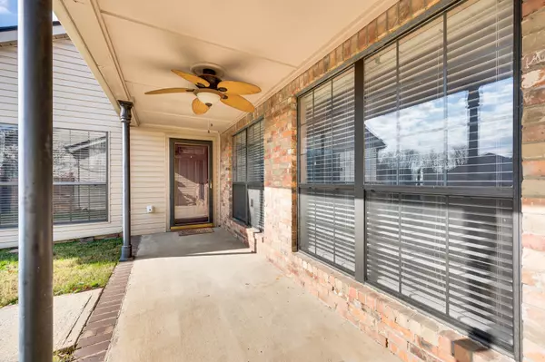 405 Laurel Hill Dr, Old Hickory, TN 37138