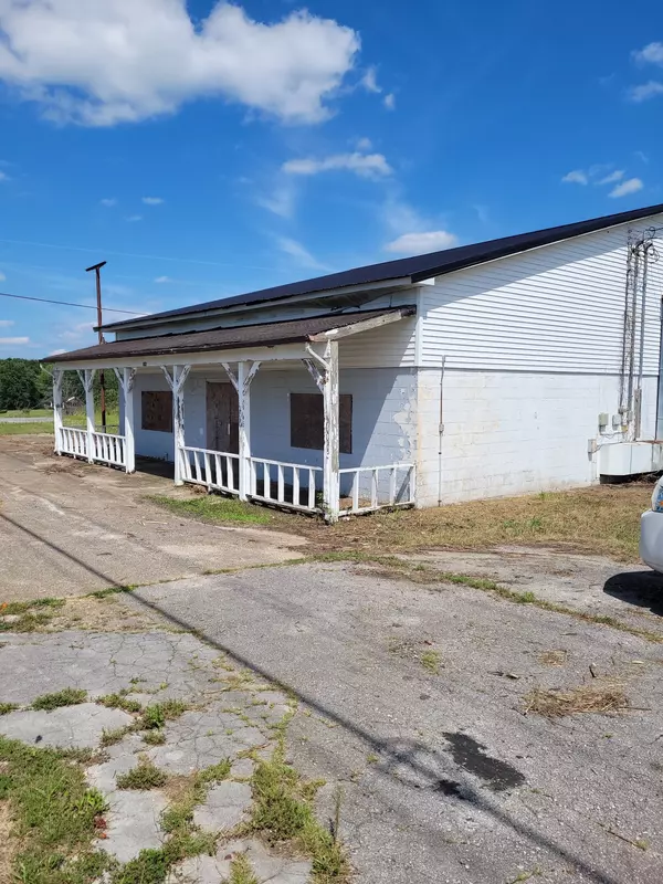 Leoma, TN 38468,2816 Highway 43 #S