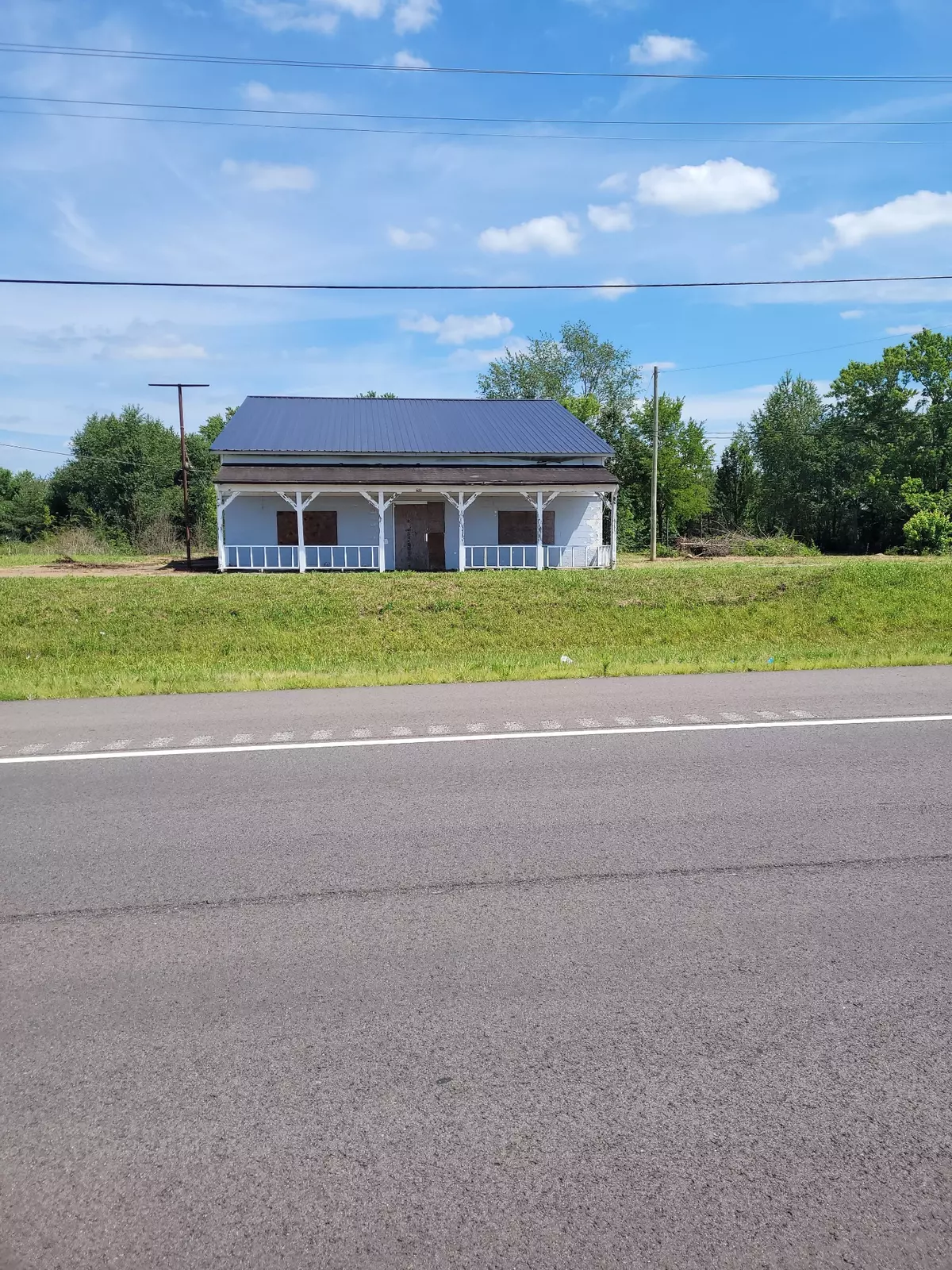 Leoma, TN 38468,2816 Highway 43 #S