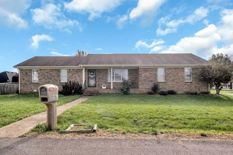 1911 Gettysburg Ln, Columbia, TN 38401