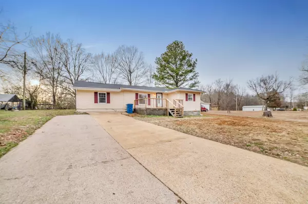 Camden, TN 38320,535 Wren Ave