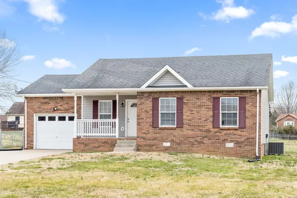 1204 Kendall Dr, Clarksville, TN 37042