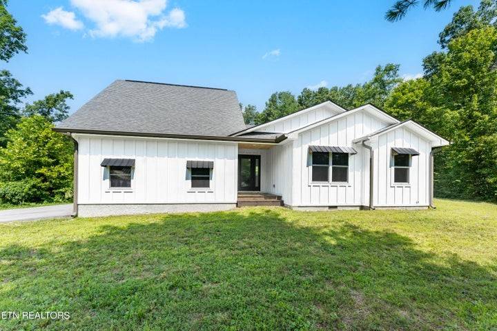 178 Jay Loop, Jamestown, TN 38556