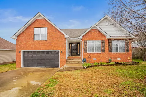 1903 Sydney Louise Dr, Clarksville, TN 37042