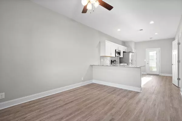 Clarksville, TN 37042,1201 Fort Campbell Blvd #5E