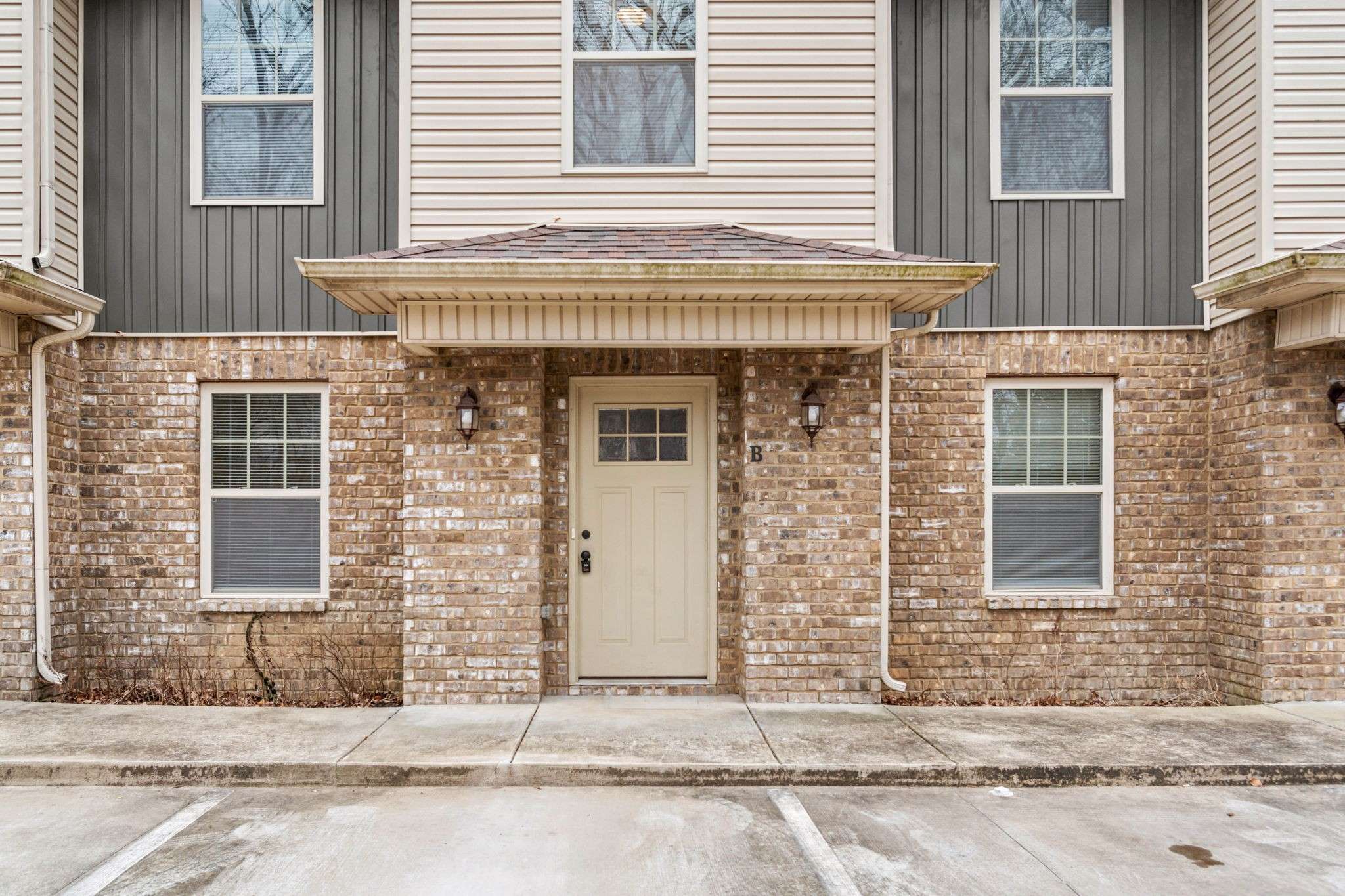Clarksville, TN 37043,1560 E Knollwood Circle #C