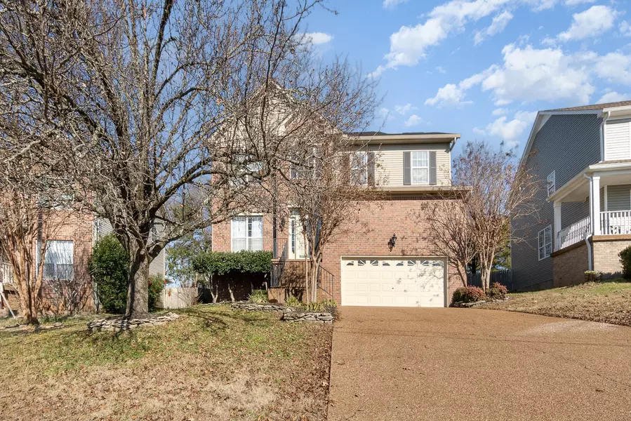 107 W Harbor Ct, Hendersonville, TN 37075