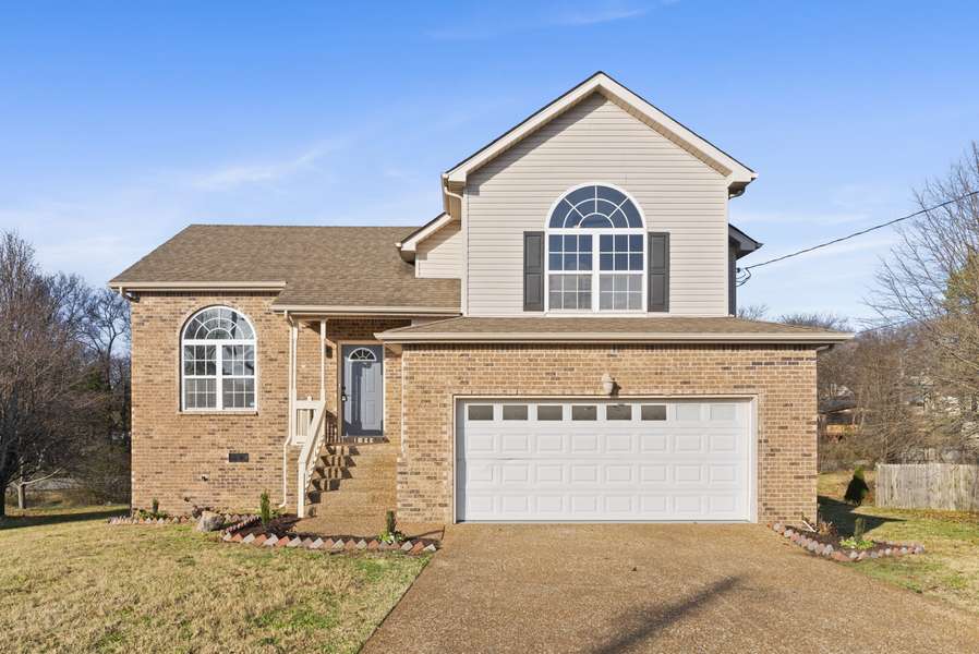 6141 Steve Scarlett Pl, La Vergne, TN 37086