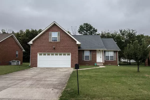 313 Maple Park Dr, Clarksville, TN 37040