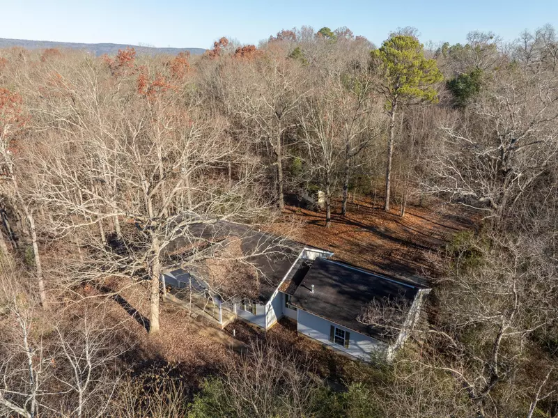 8425 W Crabtree Road, Hixson, TN 37343