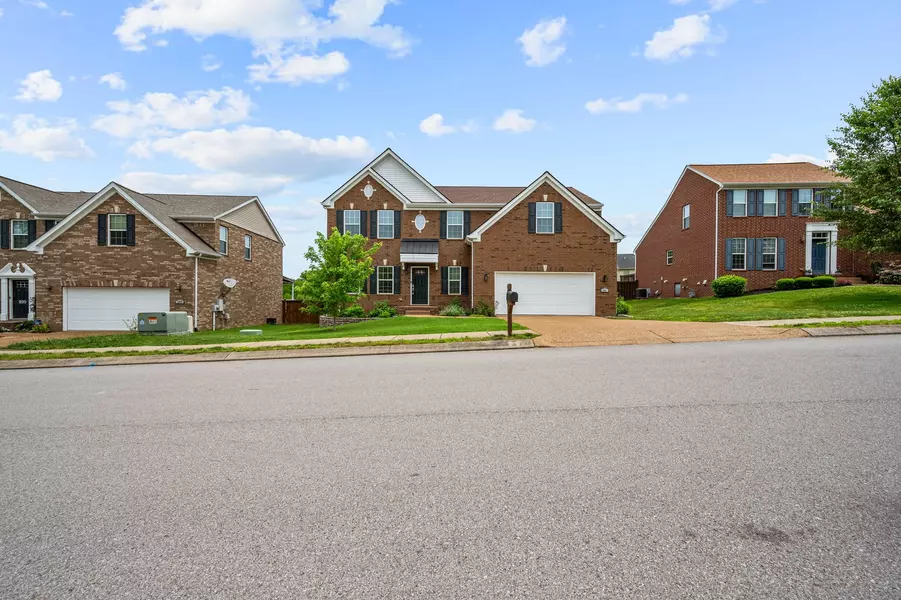 301 Cobblestone Lndg, Mount Juliet, TN 37122