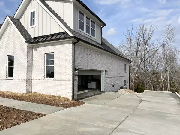 Pleasant View, TN 37146,568 Dixie Lane