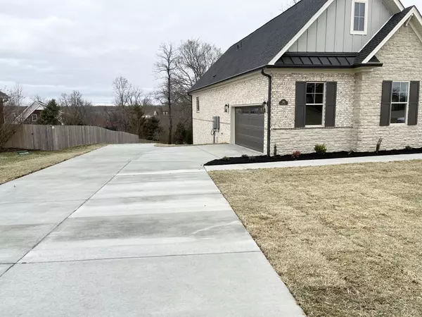 Pleasant View, TN 37146,596 Dixie Lane