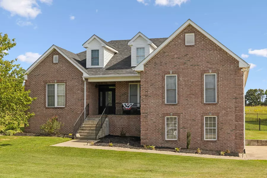 1007 Fairways Dr, Greenbrier, TN 37073