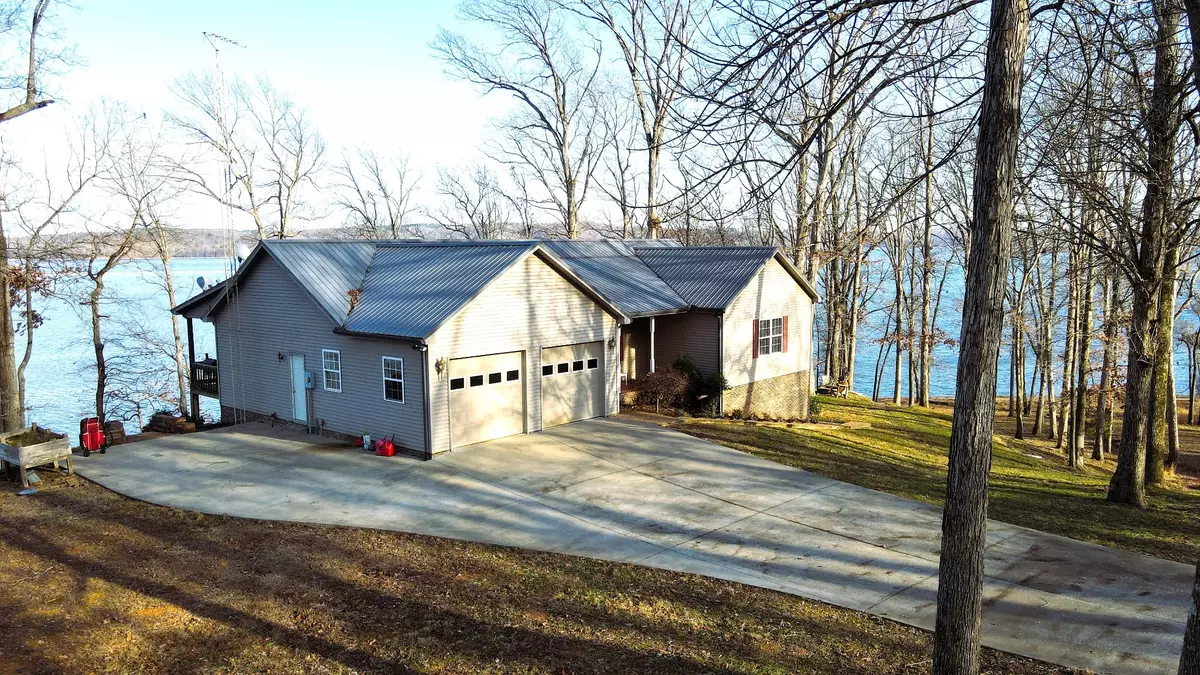 Big Sandy, TN 38221,196 Sourwood Ln