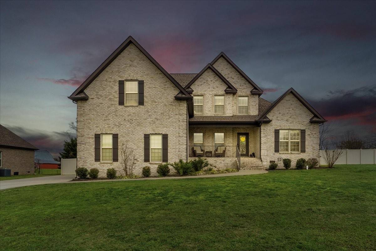 1004 Lewis Downs Dr, Christiana, TN 37037