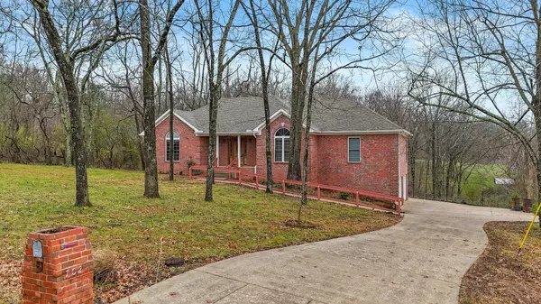 702 Hillside Dr, Mount Juliet, TN 37122