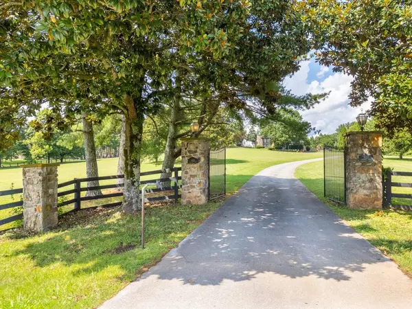 Ooltewah, TN 37363,8121 Mahan Gap Road