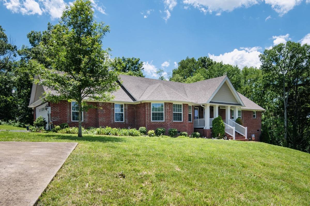1555 Heller Rdg, Spring Hill, TN 37174