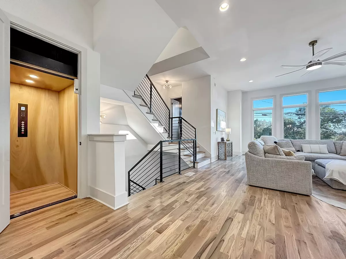 Nashville, TN 37207,913 W Trinity Ln