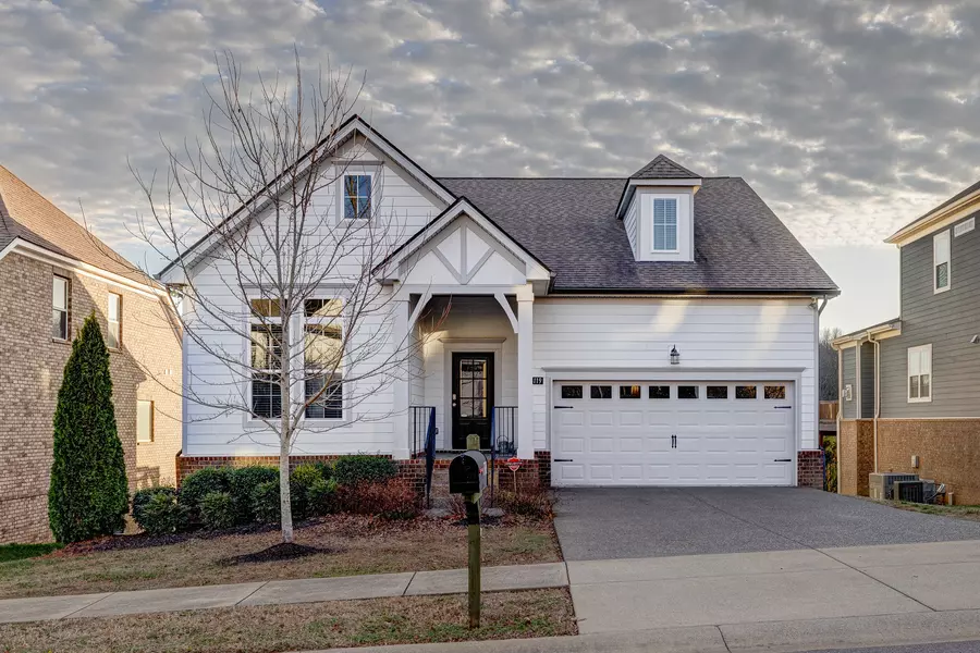 6119 Christmas Dr, Nolensville, TN 37135