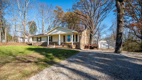 3993 Clanton Rd, Lawrenceburg, TN 38464